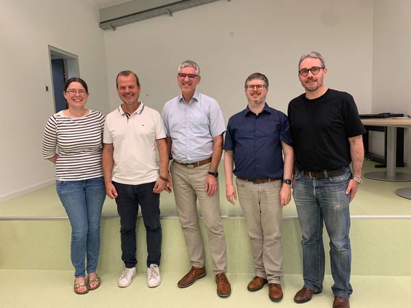 Gruppenbild bei dem Zusammenschluss der 11 Kirchengemeinden